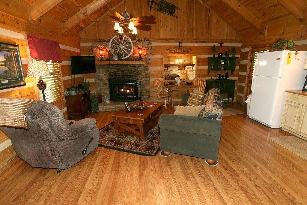 3. November - 7. November Geöffnet! Echter Kamin, tierfreundlich! 5 Minuten zu Pigeon Forge in Waldens Creek, Sevier County