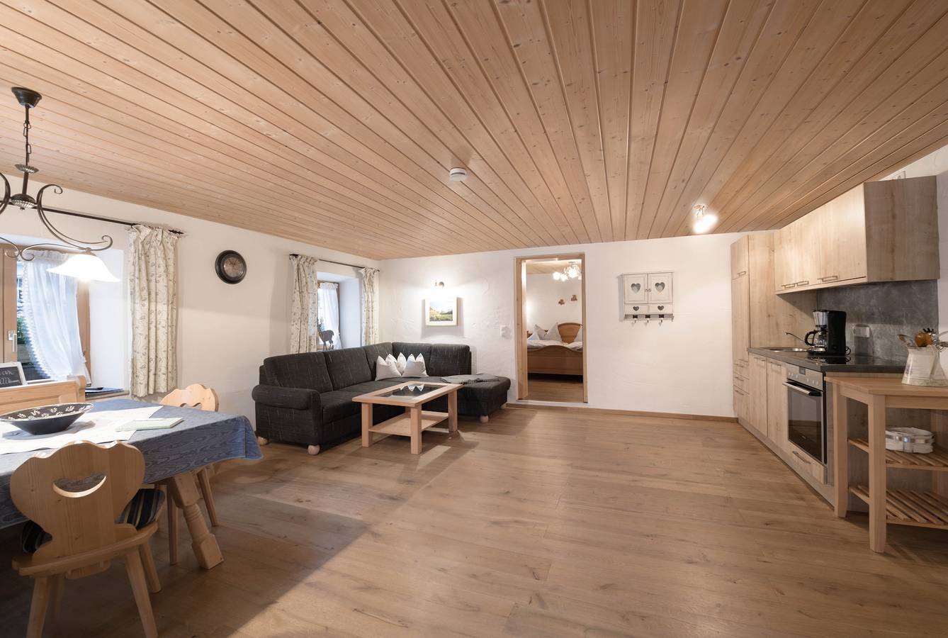 Ganze Wohnung, Ferienwohnung Waxenstein mit Balkon, Bergblick und Wlan in Grainau, Eibsee
