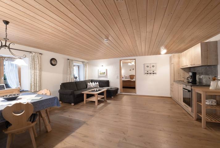 Appartement entier, Appartement Waxenstein avec balcon, vue sur les montagnes et Wi-Fi in Grainau, Eibsee
