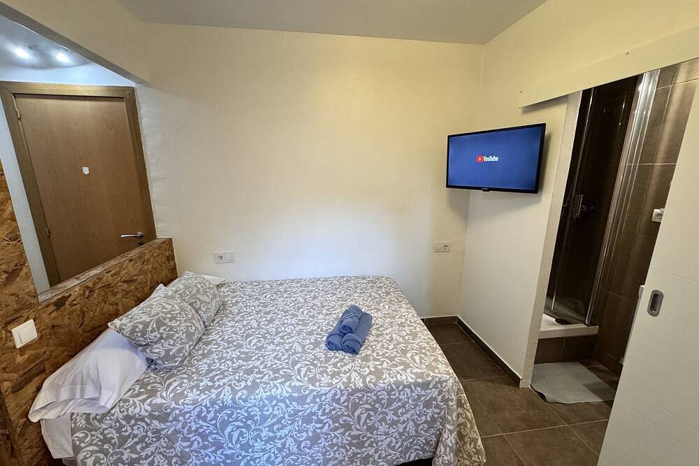 Ganze Wohnung, Hermosa Planta Baja Nueva con Patio y Baño Privado!! in Mataró, Costa del Maresme