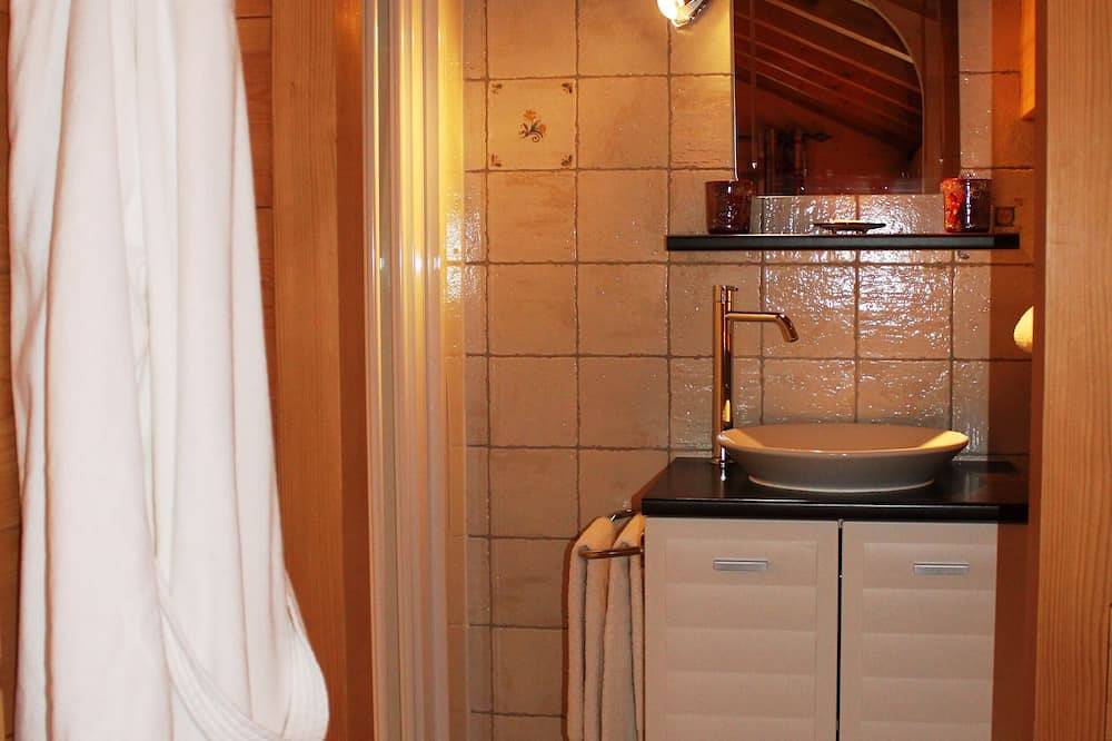 Chalet tout confort avec magnifique vue sur la chaine des aravis, spa in Le Grand-Bornand, Région d'Annecy