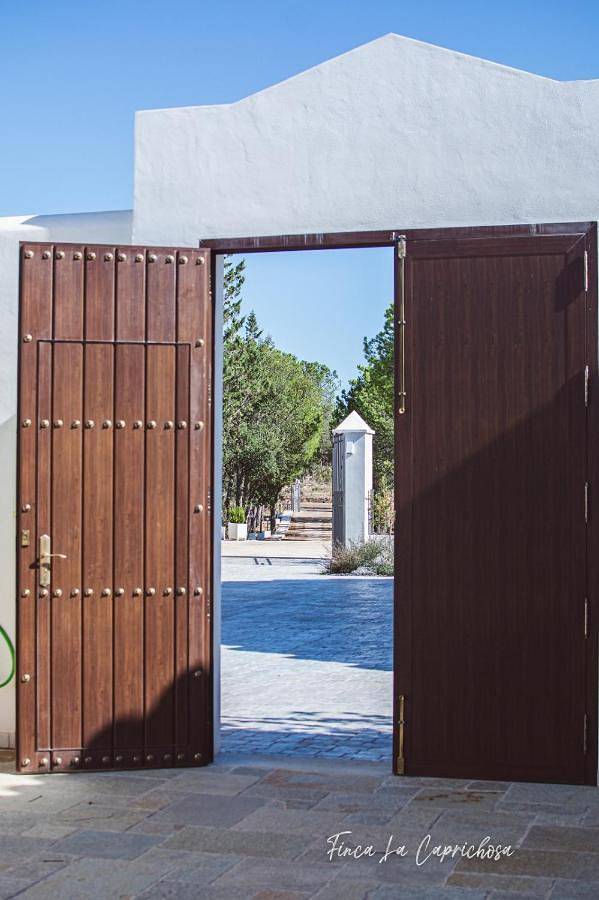 Casa rural para 8 personas, con terraza y piscina, Se admiten mascotas en Cortelazor - 2