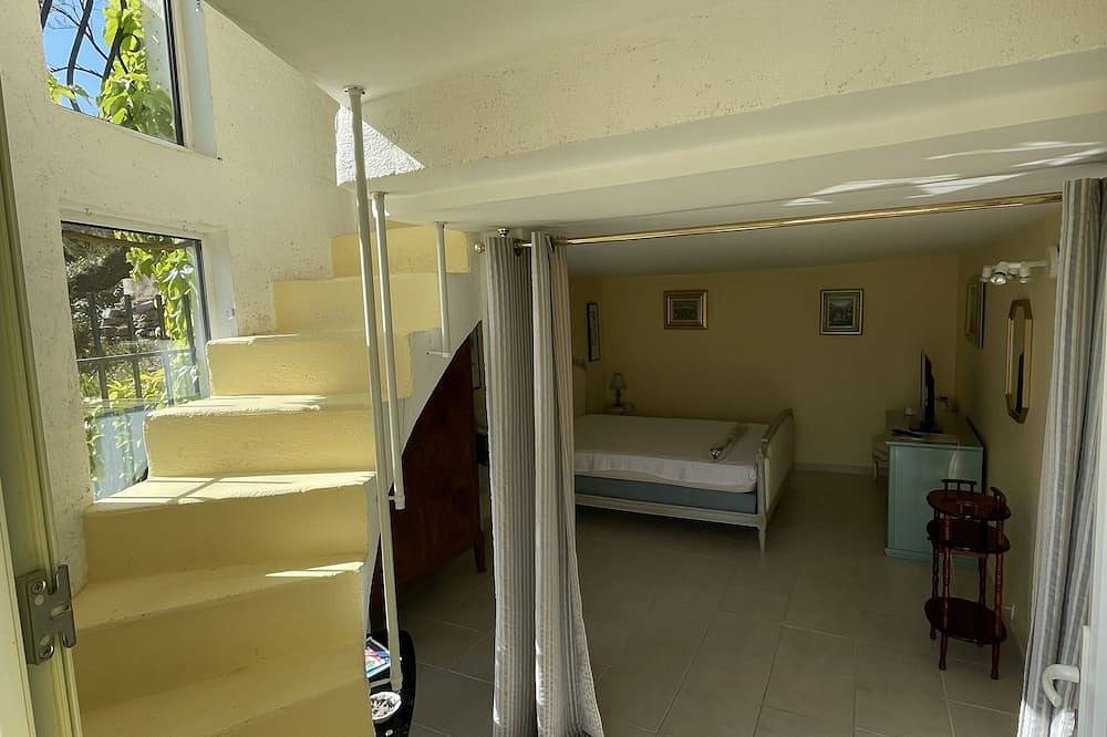 Duplex Apartment, Sea View in La Cadière-d'Azur, Toulon Region