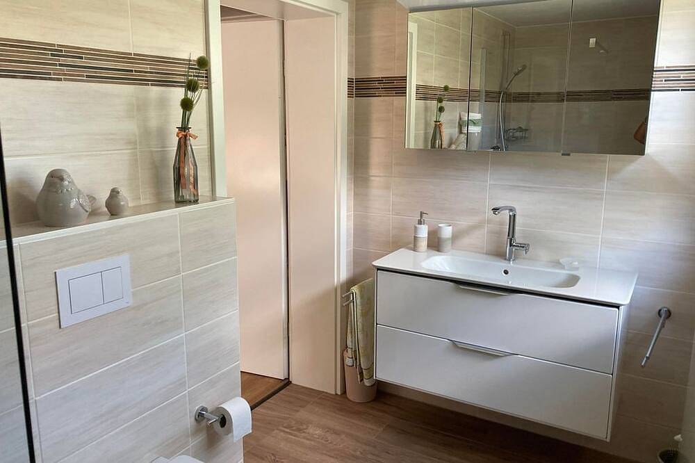 Apartamento inteiro, Vacation apartment Residenz zur Ahlsburg - Apartment with 2 bedrooms in Einbeck, Weser Hills