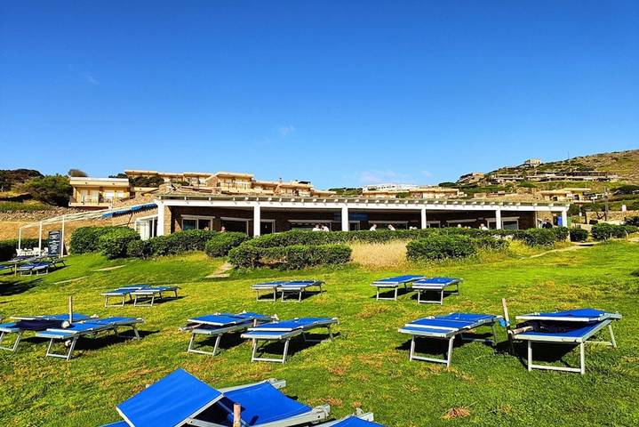 Apartamento entero, Apartamento de vacaciones para 4 personas con vistas al mar in Spiaggia La Pelosa, Stintino