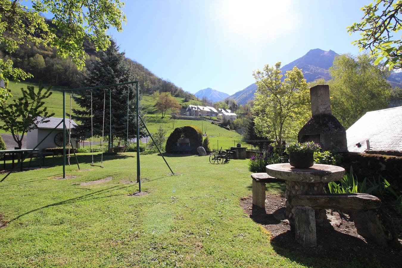 Casa de huéspedes para 4 personas con jardín in Esquièze-Sère, Parque nacional de los Pirineos
