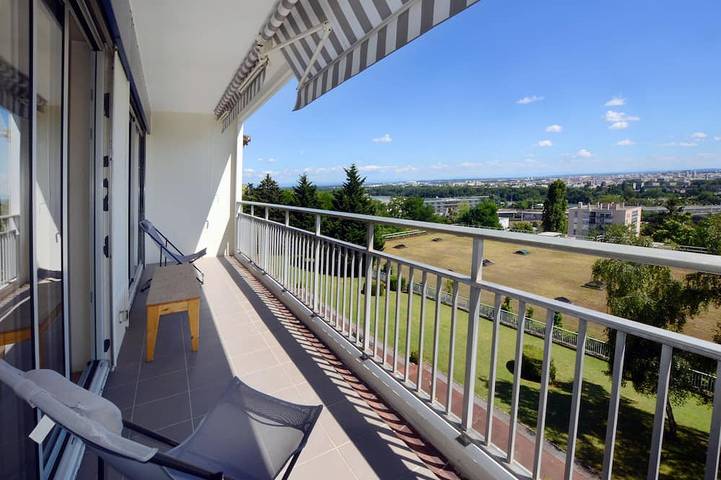 Appartement de vacances pour 4 personnes, avec Balcon et Piscine à Caluire-et-Cuire