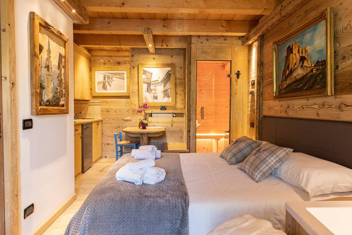 Vakantiewoning voor 2 personen, with Balkon and Whirlpool as well as Terras and Sauna in Provincie Belluno