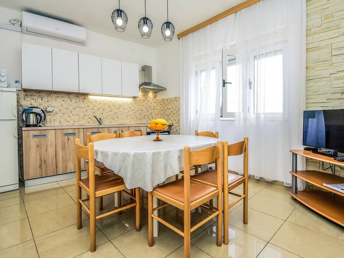 Ferienhaus für 6 Personen, mit Terrasse auf Pasman