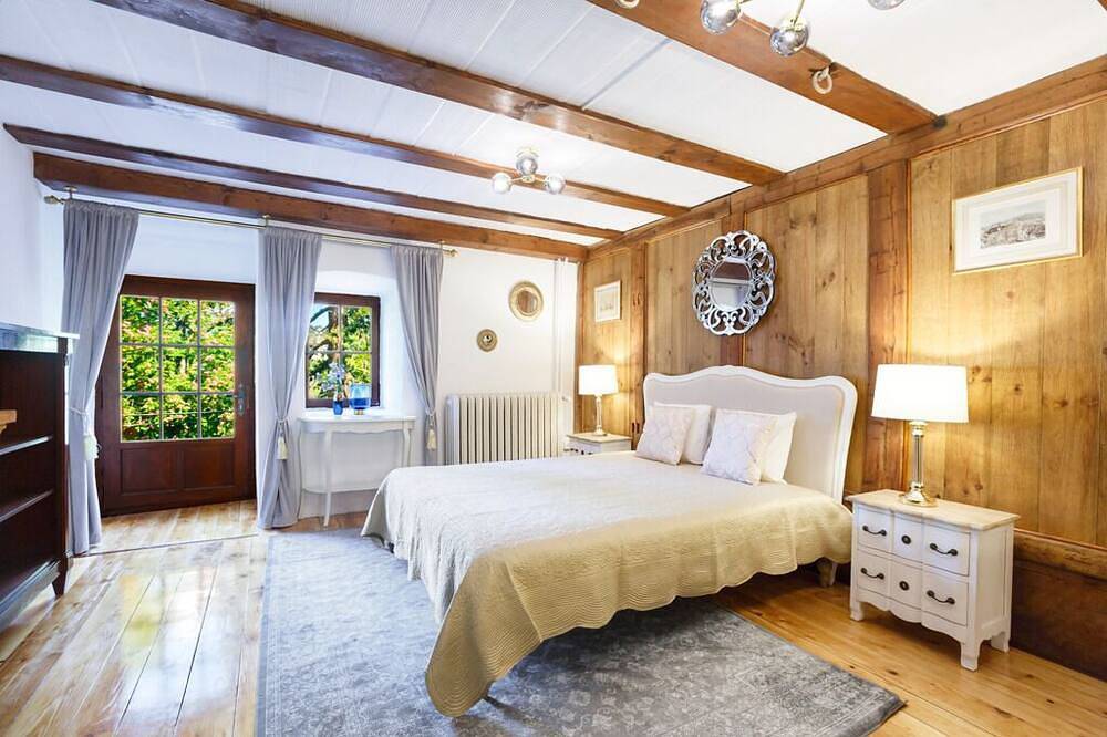 A castle spirit apartment in Château du Châtelard in Clarens (Genève), Montreux