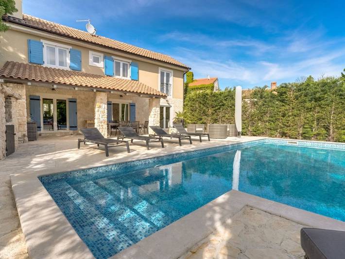 Ferienhaus für 6 Personen, mit Pool und Garten