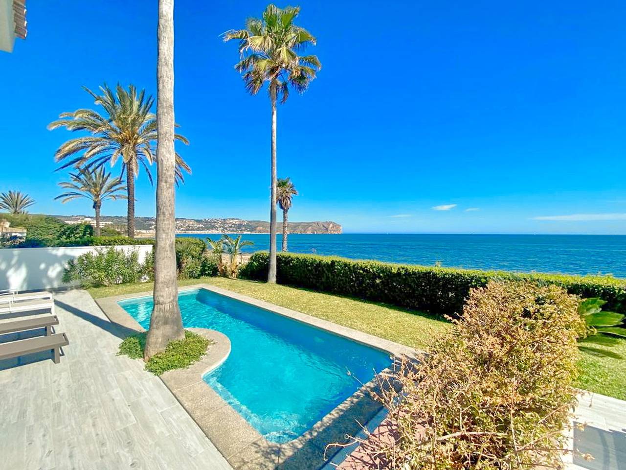 Villa de lujo en Javea con piscina privada y acceso a la playa in Playa del Arenal, Jávea