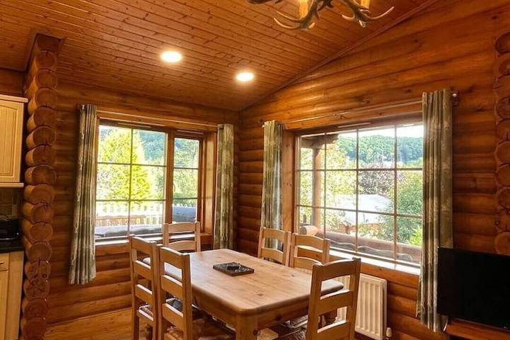 Cabane en bois pour 6 personnes, avec jacuzzi - 1