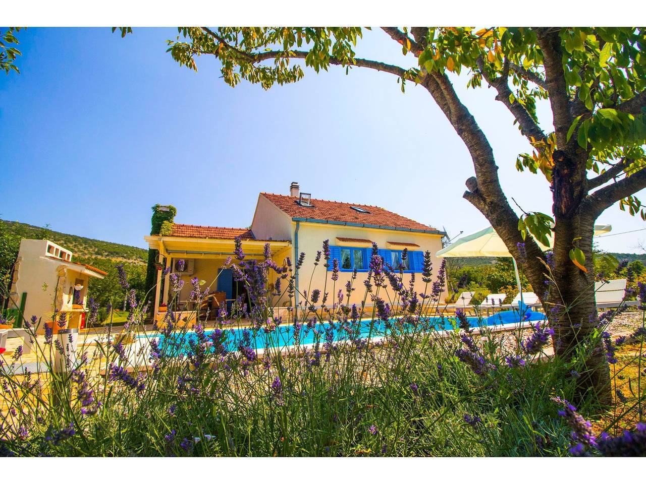 Romantisches Haus in Krušvar mit privatem Pool in Dalmatinisches Zagora