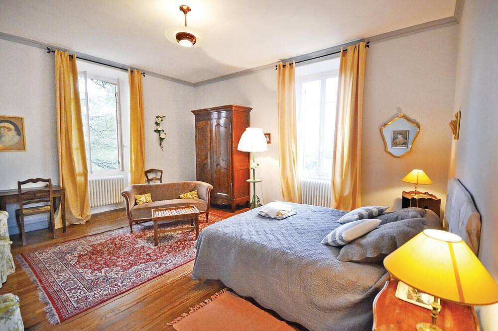 Schönes Haus in Puymeras mit Küche in Puyméras, Parc naturel régional du Mont-Ventoux