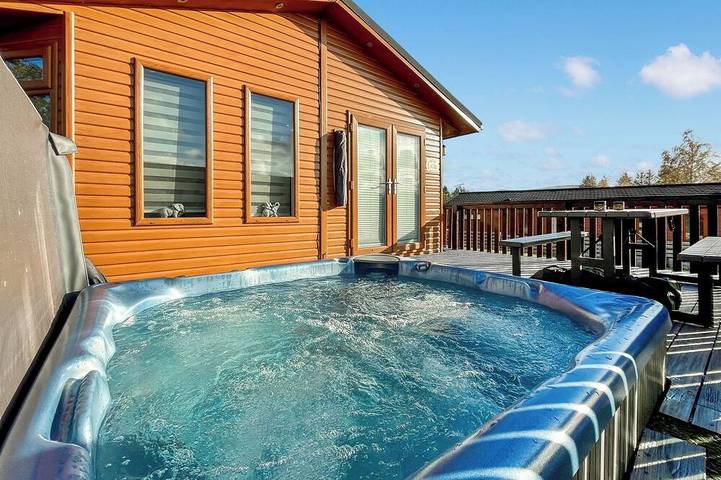 Log cabin for 8 people, with pets in Banchory