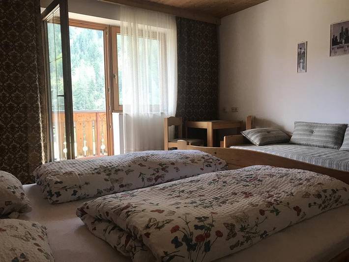 Zweibettzimmer, Dusche, Wc, Balkon in Gailtaler Alpen, Untertilliach