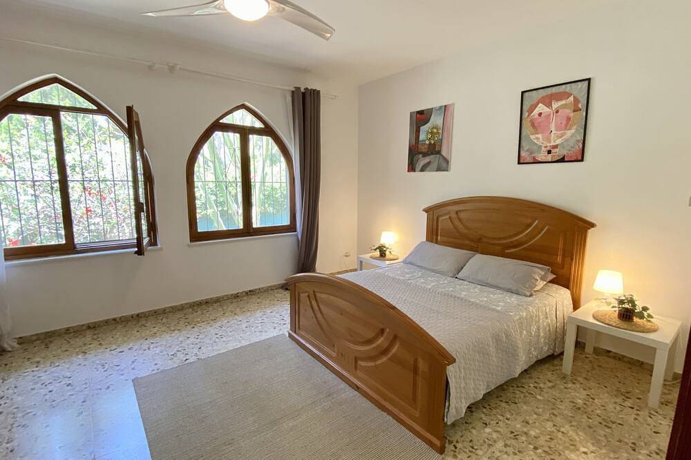 La Brisa Amazing Front line Villa in Cabo Roig overlooking the Beach & Sea in Cabo Roig, Costa Blanca