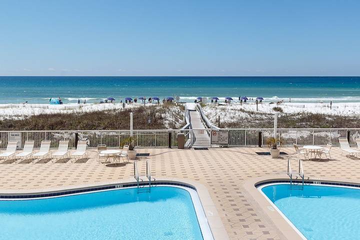 Vacation rental for 8 people, with balcony and pool as well as hot tub and yard in Okaloosa Island