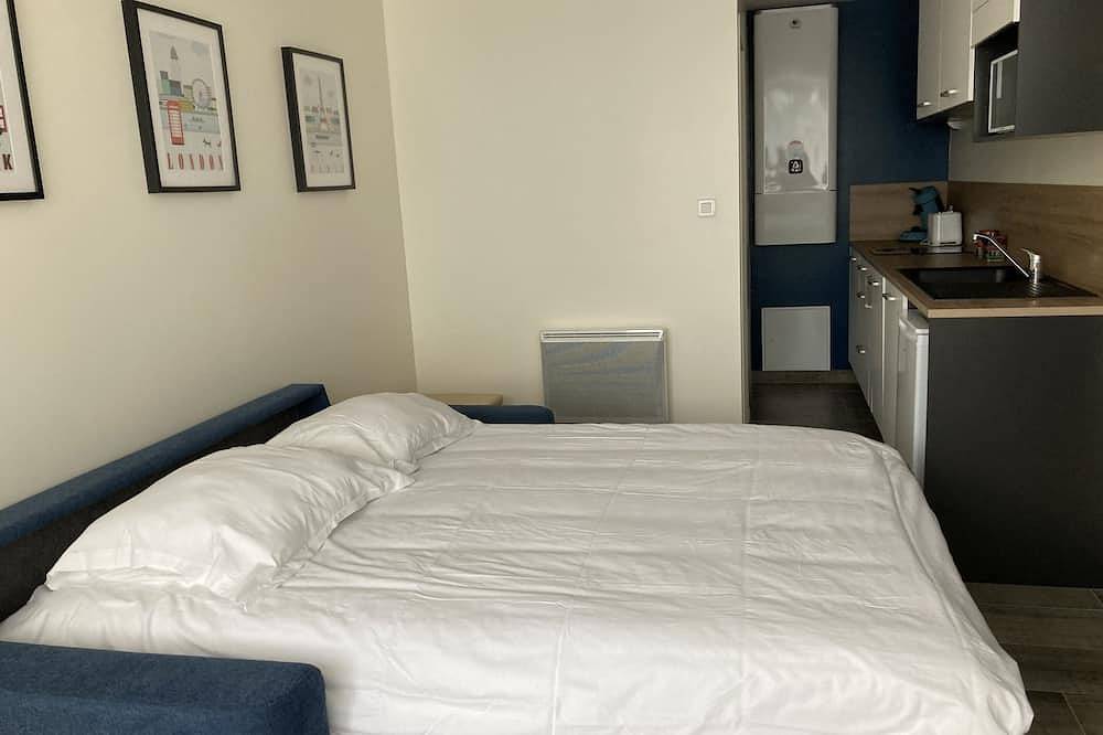 Ganze Wohnung, Place 28-Studio-Klassisch-Ensuite mit Bad-Strassenblick in Joué-sur-Erdre, Loire-Tal