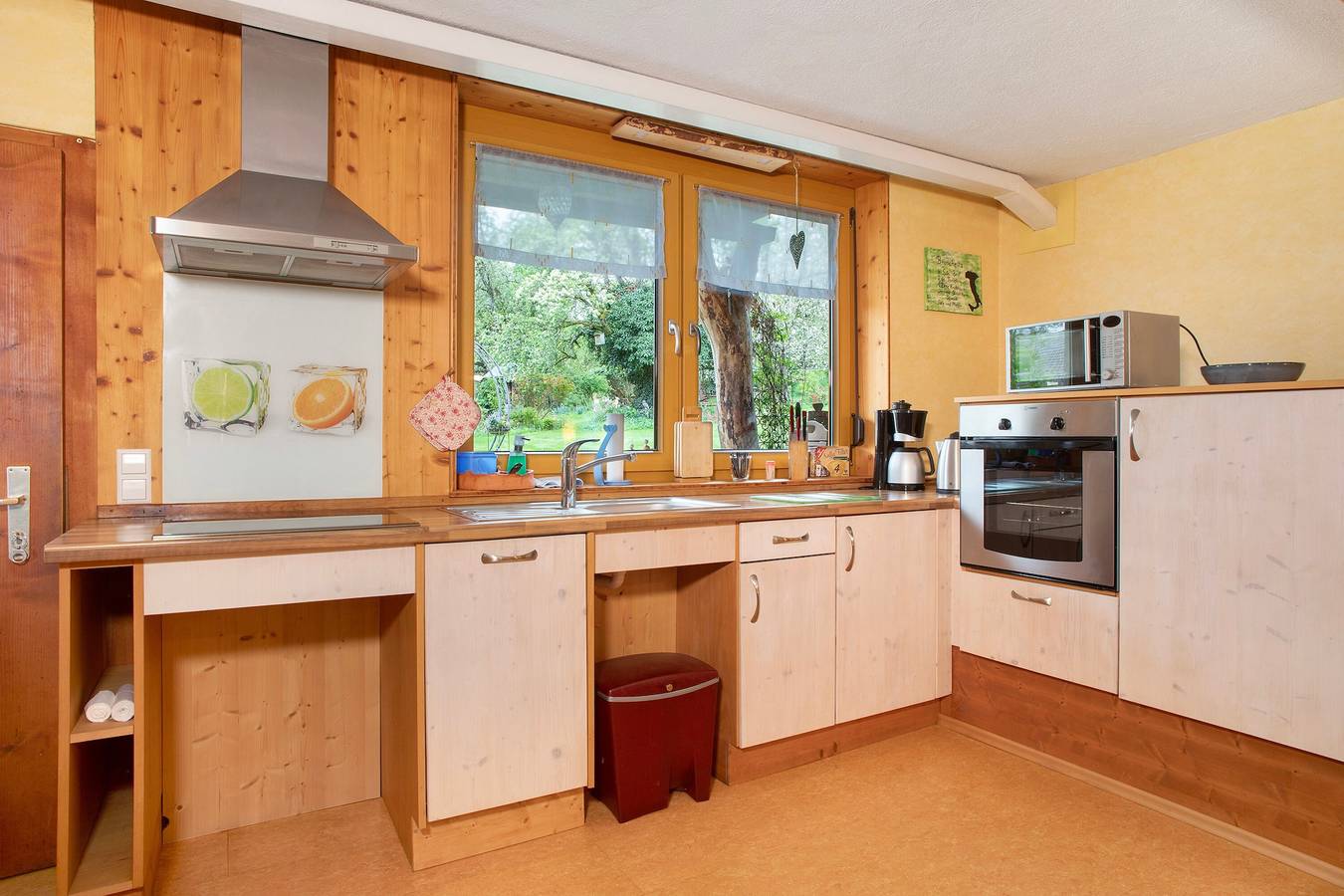 Ganze Wohnung, Ferienwohnung 'Zur Igelwiese' mit Privatterrasse, Gemeinschaftsgarten und Wlan in Ostrach, Region Bodensee-Oberschwaben