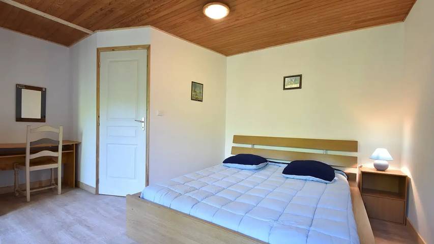 Location de vacances pour 9 personnes, avec jardin à Yvias - 3