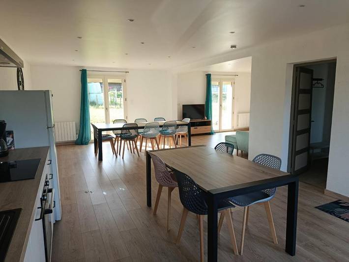 Gîte pour 9 personnes, avec jardin et vue, animaux acceptés à Souvans