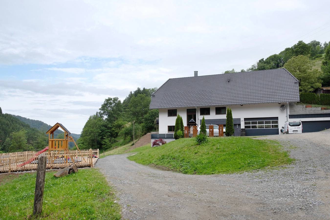 Appartement entier, Appartement 'Waldblick Mühlenbach' avec vue sur la montagne, terrasse privée et Wi-Fi in Mühlenbach, Forêt-Noire centrale