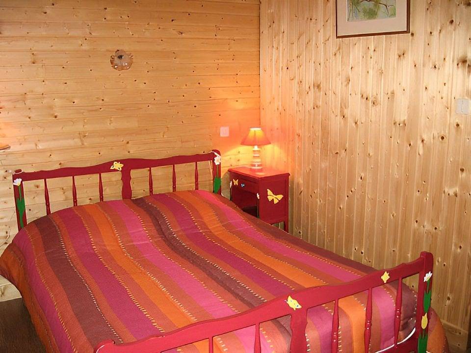 Chambres d'hôtes "Le Volcan d'Aizac" - Chambre Bois in Aizac, Parc naturel régional des Monts d'Ardèche