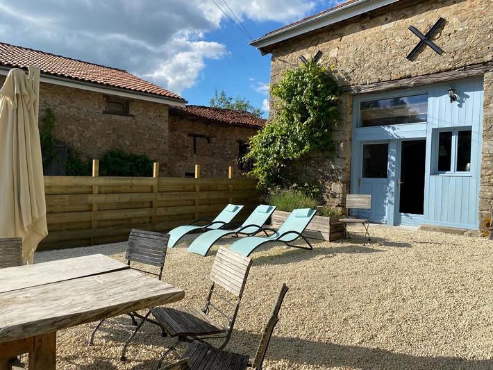 Holiday Home in Saint-Léonard with Pool in Saint-Léonard-de-Noblat, Limoges region