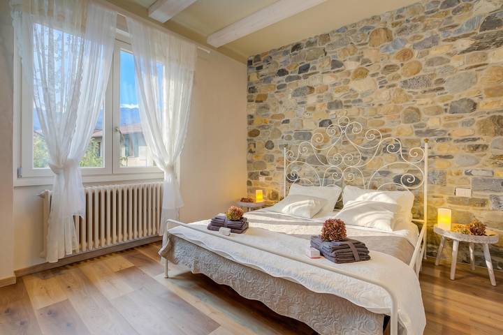La Valbinella Few Meters From Varese Lake + Parking (Sleeps 4) in Voltorre, Gavirate
