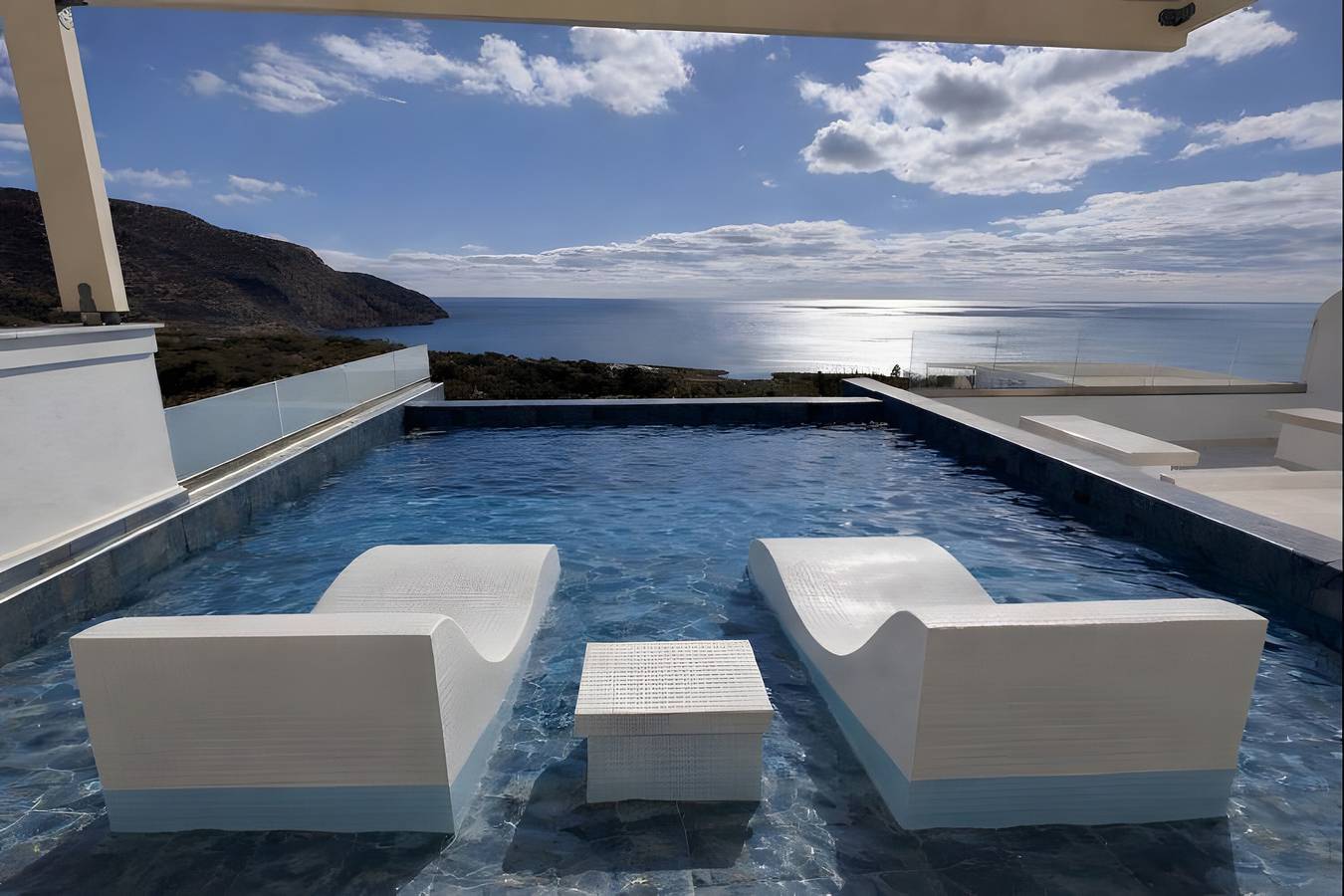 Villa 'Aqua Blue 1' mit Meerblick und privatem Pool in Karpathos