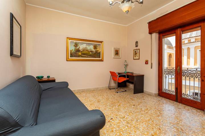 Entire apartment, Le Logge House - Bronte Apartment with Mountain Views in Bronte, Mount Etna