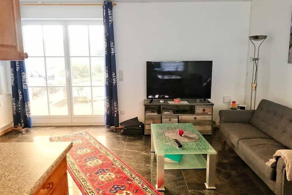 Ganze Wohnung, Gemütliche Ferienwohnung für maximal 5 Personen mit Terrasse in Schillingsfürst, Romantische Straße