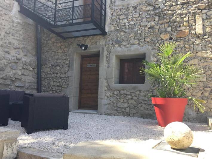 Gîte pour 4 personnes, avec jardin à Baix - 2