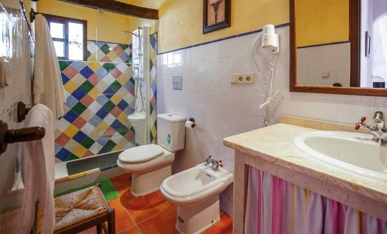 Chalet para 5 personas, con piscina para niños y piscina además de jardín y vistas, Se admiten mascotas en Sierra de Cádiz - 4