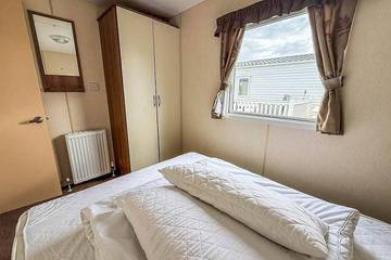 Static Caravan for 8 People in Hunstanton, Norfolk, Photo 2