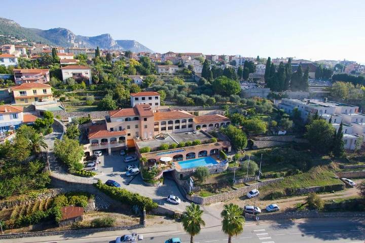Hotel para 2 personas, con jardín además de piscina y terraza, Se admiten mascotas - 1