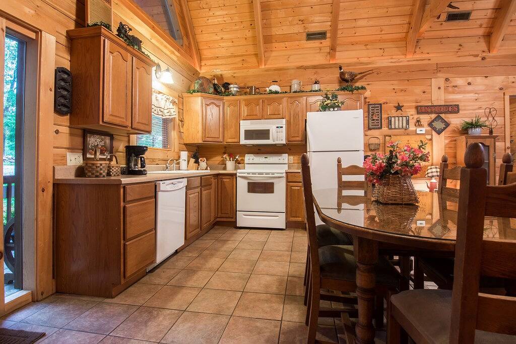 Blockhaus mit zwei Master-Suiten - ideal für zwei Paare in Table Rock Lake