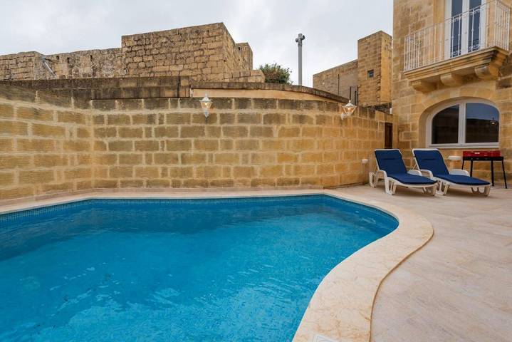 Dom wakacyjny dla 11 osób, z balkon i basen oraz widok w Gozo