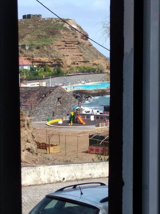 Location de vacances pour 5 personnes, avec terrasse et vue, adapté aux familles à Porto da Cruz - 4