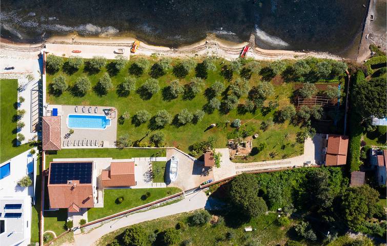 Ferienhaus für 14 Personen, mit Garten in Medulin