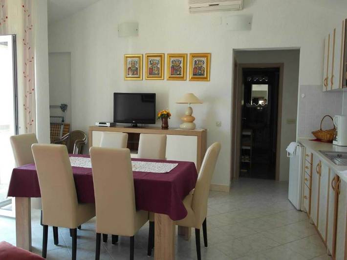 Ferienwohnung für 4 Personen, mit Balkon, kinderfreundlich in Bol