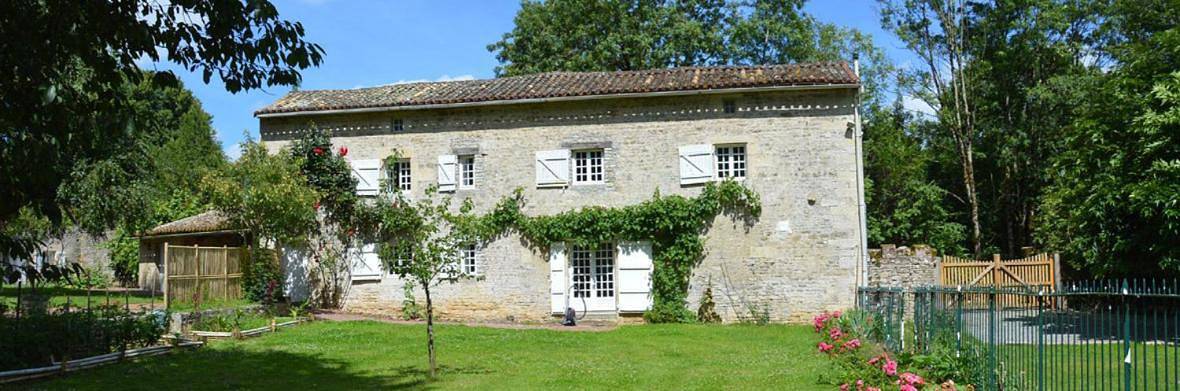 Gîte pour 2 personnes, avec Terrasse et Jardin à Cherveux