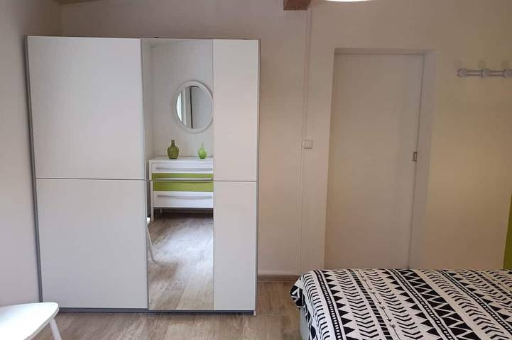 Location de vacances pour 6 personnes, avec terrasse et jardin à Lacombe - 2