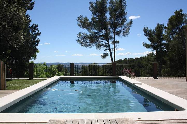 Vacation rental for 10 people, with yard and terrace in Aix-en-Provence