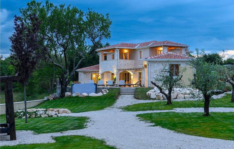 Ferienhaus für 10 Personen, mit Sauna und Garten sowie Terrasse