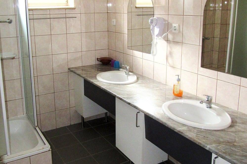 Rustikaler Charme – Suite 8601 mit zwei Schlafzimmern in Dunaszentmiklós, Kleingebiet Totis