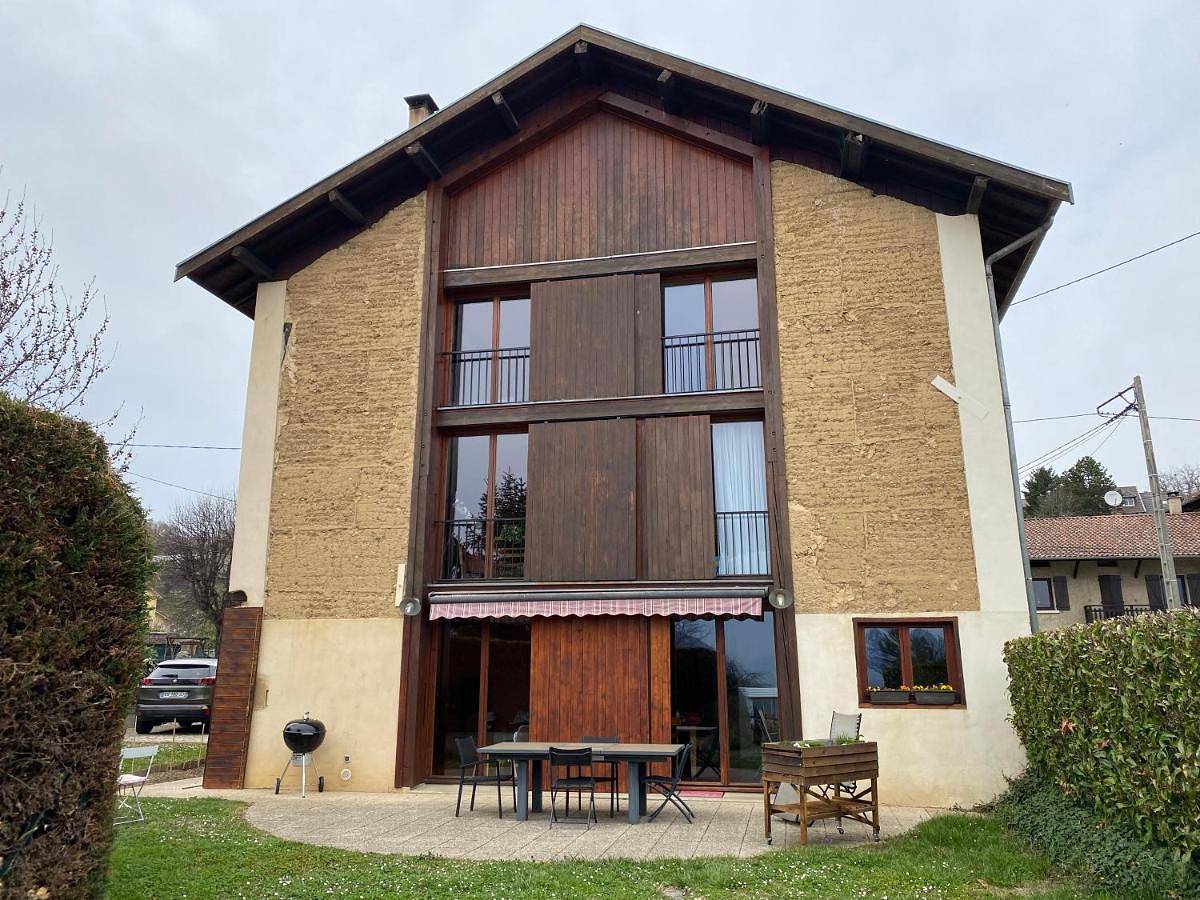 Four-Bedroom House in Saint-Jean-de-Moirans, Isère