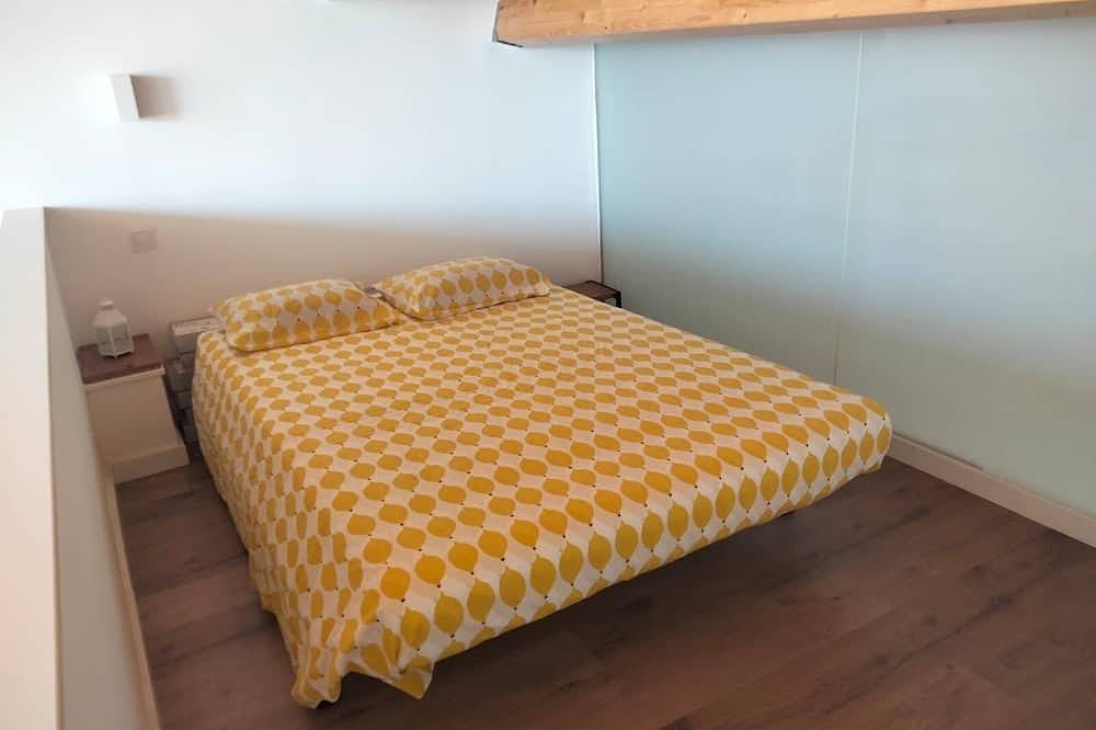 Villa - In the center of the village, beach at 3 min walking distance and private pool. in Calella, Costa del Maresme